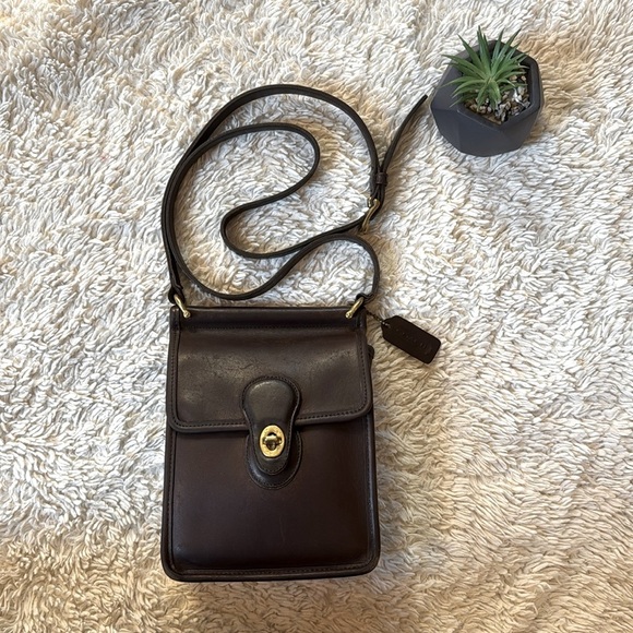 Coach Handbags - 👜Vintage Coach 9930 Murphy Willis Crossbody Bag Leather Dark Brown